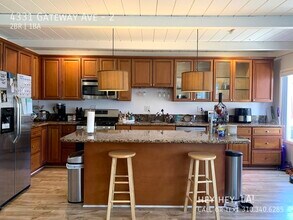 4331 Gateway Ave in Los Angeles, CA - Building Photo - Building Photo