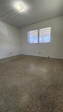 2707 NE 32nd St in Fort Lauderdale, FL - Foto de edificio - Building Photo