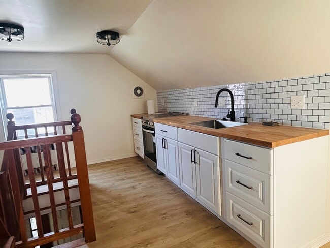 57 Lawrence St, Unit 3 in Everett, MA - Building Photo - Building Photo