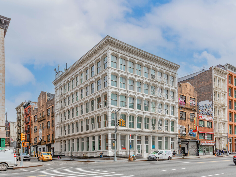 4 Wooster in New York, NY - Building Photo