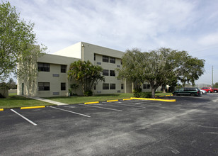 Cherry Village Apartments in Homestead, FL - Building Photo - Building Photo