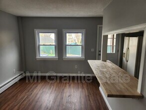 8 Beacon St in Nashua, NH - Building Photo - Building Photo