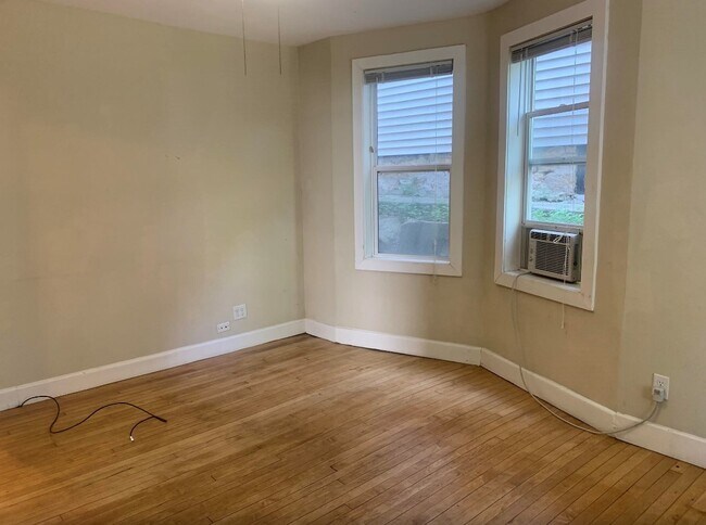 1025 E Gorham St, Unit #1 in Madison, WI - Foto de edificio - Building Photo