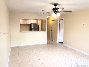 15481 SW 81st Cir Ln-Unit -76 in Miami, FL - Building Photo - Building Photo