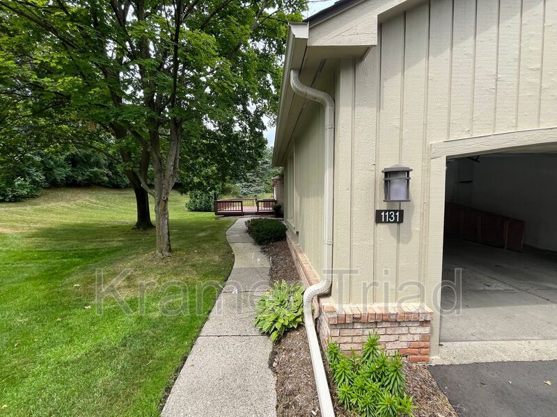 1131 Timberview Trail in Bloomfield Township, MI - Building Photo