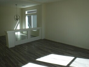 10156 Lawton Ridge Ct in Las Vegas, NV - Building Photo - Building Photo