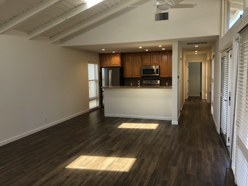 518 Dahlia Ave, Unit 518.5 Back Unit in Corona Del Mar, CA - Building Photo