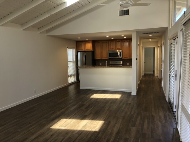 518 Dahlia Ave, Unit 518.5 Back Unit