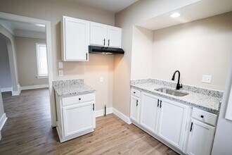 This beautifully updated 4-bedroom, 2-bath single-family home is ready for move-in! in Detroit, MI - Building Photo - Building Photo