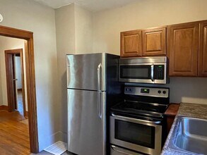 904 N Busey Ave in Urbana, IL - Foto de edificio - Building Photo