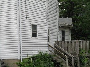 105 Vine St, Unit #1 in Saugus, MA - Building Photo - Building Photo