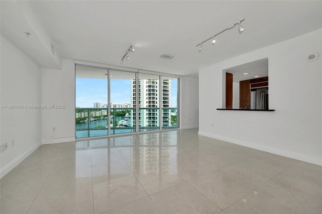 19400 Turnberry Way, Unit 932 in Aventura, FL - Building Photo - Building Photo