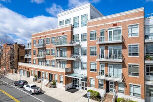 410 S Front St in Philadelphia, PA - Building Photo