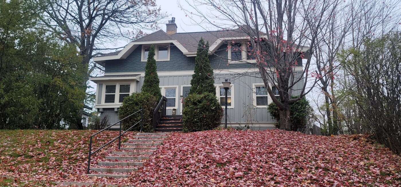 505 E Oxford St in Duluth, MN - Building Photo