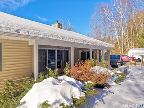 41 Trout Brook Dr in Naugatuck, CT - Foto de edificio - Building Photo