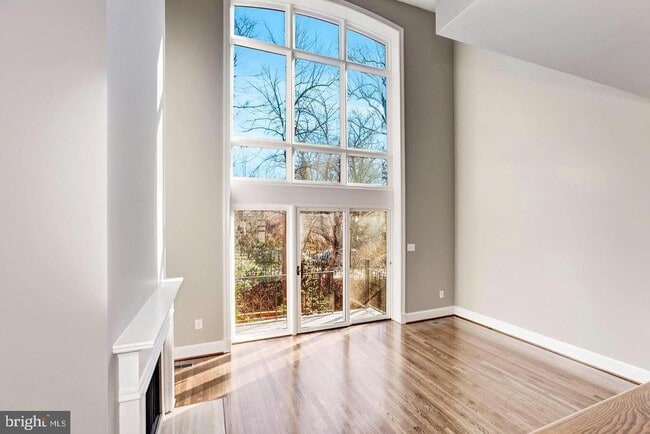 property at 3956 Georgetown Ct NW