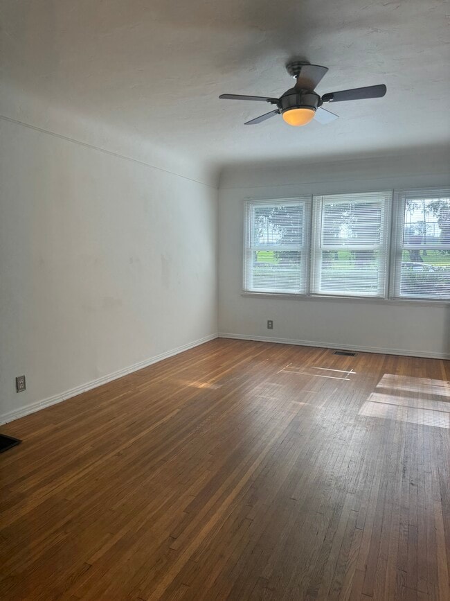 8618 McConnell Ave, Unit 8618 in Westchester, CA - Building Photo - Building Photo