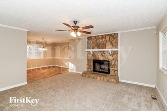 2739 Hawk Trace NE in Marietta, GA - Foto de edificio - Building Photo