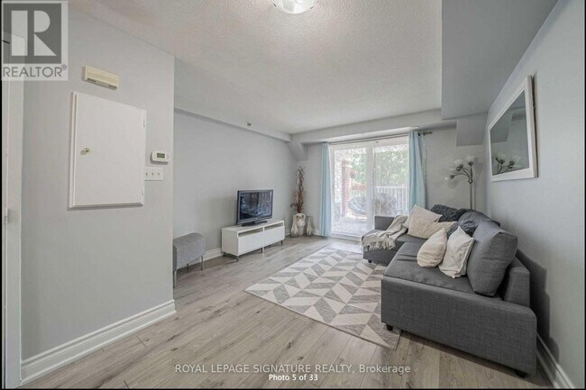 593-593 Kennedy Rd in Toronto, ON - Building Photo - Building Photo