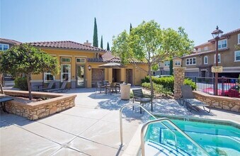 85 Via Sovana in Santee, CA - Building Photo - Building Photo