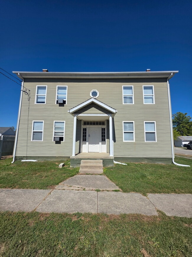 702 W Main St, Unit A