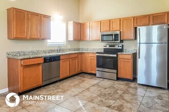 2245 Valley Creek E Ln in Indianapolis, IN - Building Photo - Building Photo