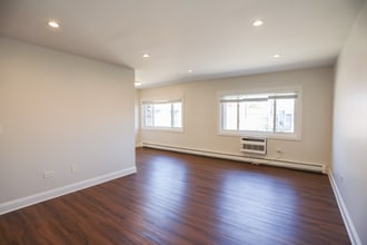 8651 Foster Ave in Schiller Park, IL - Building Photo - Building Photo