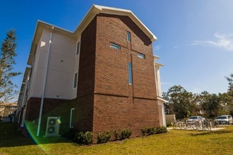 Bellarmine Hall - *USF STUDENT LIVING* in Tampa, FL - Building Photo - Building Photo