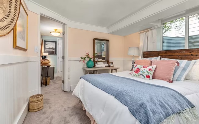 property at 1138 1st Ave E