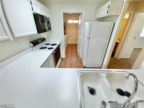 1800 S Edmond St in Las Vegas, NV - Building Photo - Building Photo