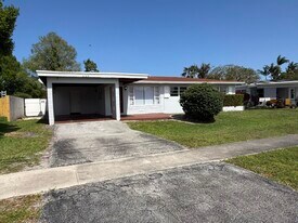 224 Tamoshanter Dr in Palm Springs, FL - Building Photo