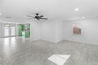 17 E St in Mission, TX - Foto de edificio - Building Photo