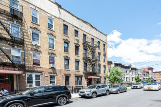 236 New Jersey Ave in Brooklyn, NY - Foto de edificio - Building Photo