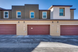 1903 Omaggio Pl in Henderson, NV - Building Photo - Building Photo