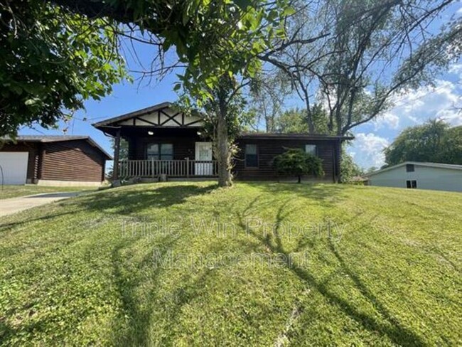 60 Mohan Dr in Florissant, MO - Building Photo - Building Photo