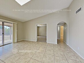 5319 W Vogel Ave in Glendale, AZ - Building Photo - Building Photo