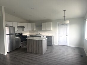 3406 S Florida Ave in Caldwell, ID - Building Photo - Building Photo