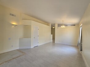 7980 N Siskiyou Dr in Tucson, AZ - Building Photo - Building Photo