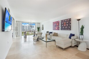 1045 10th St, Unit # 904 in Miami Beach, FL - Building Photo