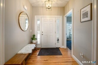 42 Hunters Ln in Southington, CT - Building Photo - Building Photo