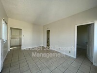 758 Cerritos Ave in Long Beach, CA - Foto de edificio - Building Photo