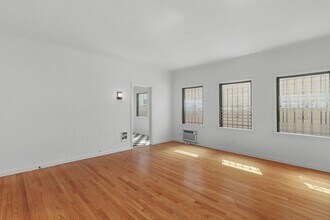 6282 Commodore Sloat Dr in Los Angeles, CA - Building Photo - Building Photo
