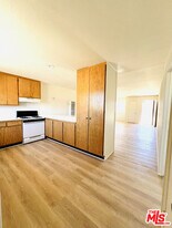 6688 National Park Dr in Twentynine Palms, CA - Building Photo