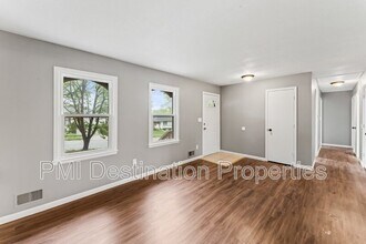 12012 E 56 St in Kansas City, MO - Building Photo - Building Photo