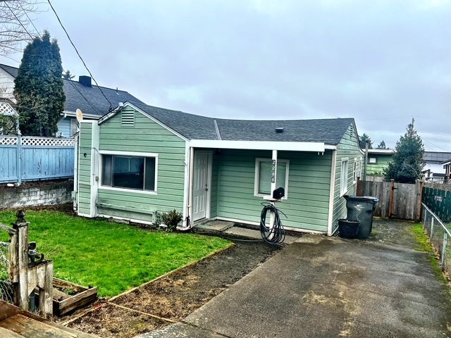 2208 Trenton Ave in Bremerton, WA - Building Photo - Building Photo