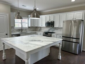 1485 Oxford Manor Ct in Birmingham, AL - Building Photo - Building Photo