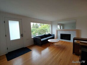 4221 27th Ave W in Seattle, WA - Building Photo - Building Photo