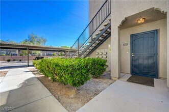 10245 S Maryland Pkwy in Las Vegas, NV - Building Photo - Building Photo
