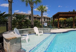 Shadow Creek Apartments in Lufkin, TX - Building Photo
