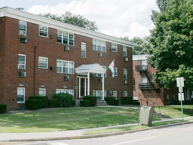 Radnor Manor in Fair Lawn, NJ - Building Photo - Building Photo